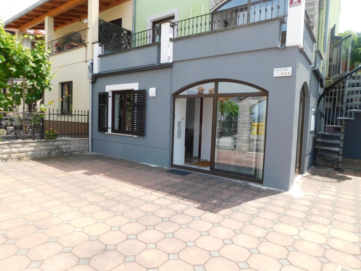 Apartment Stella Копер Екстериор снимка