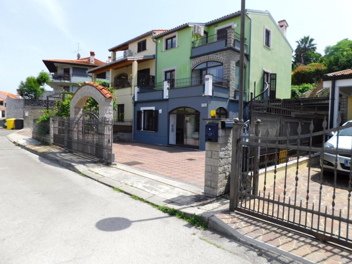 Apartment Stella Копер Екстериор снимка